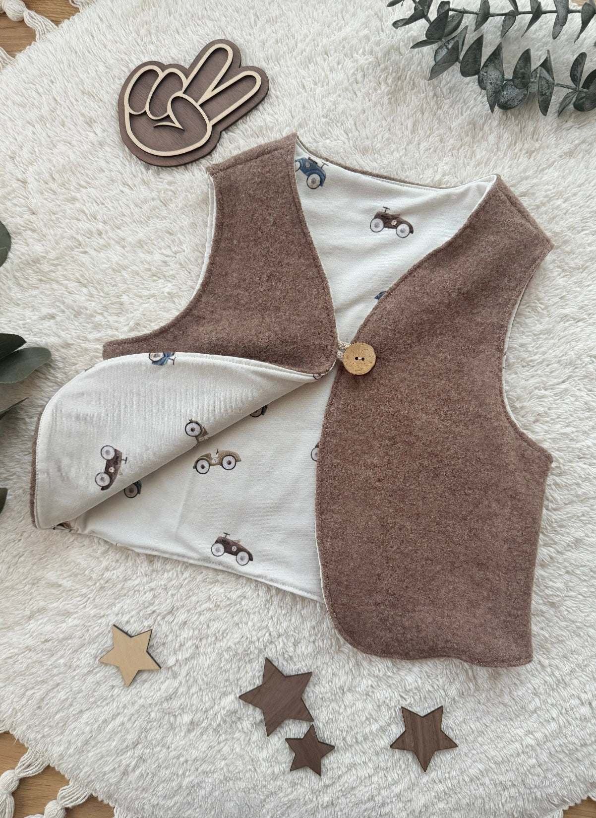 Handmade Weste Kinder | Merinowolle | Wollwalk | Walkweste | Auto Applikation