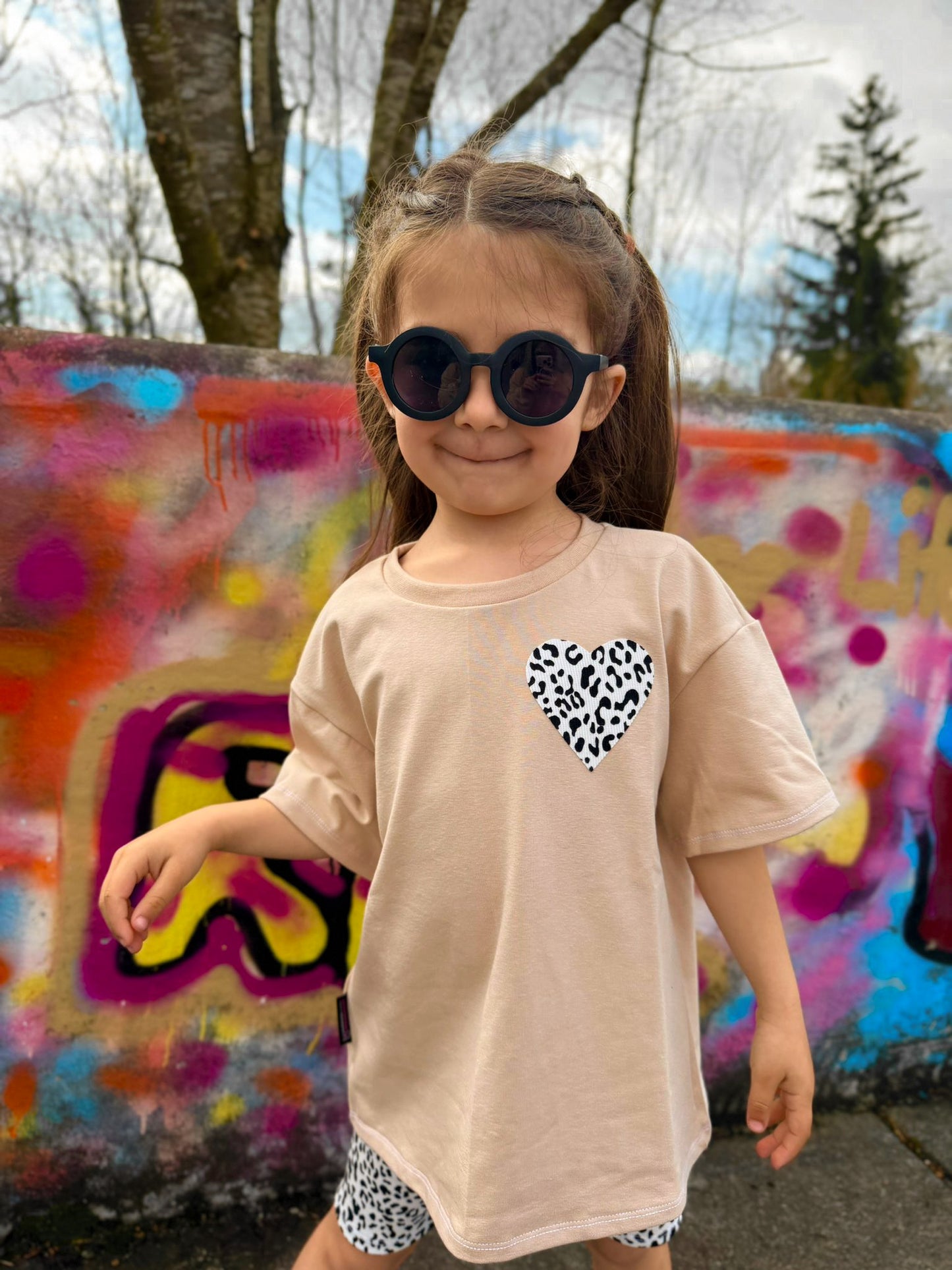 Oversized Shirt Leo Herz Spruch „Ciao Kakao“ – Loose Fit Mädchen T-Shirt
