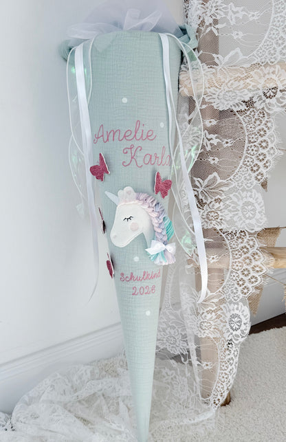 Musselin Schultüte für Mädchen 70cm, Einhorn mit Schmetterlingen – personalisiert inkl. Rohling optional mit Inlett Kissen | Schultüte aus Stoff