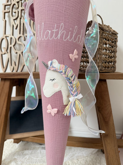 Musselin Schultüte 70 cm Altrosa | Einhorn mit Schmetterlingen, Pastellfarbene Regenbogenmähne - optinal mit Kisseninlett