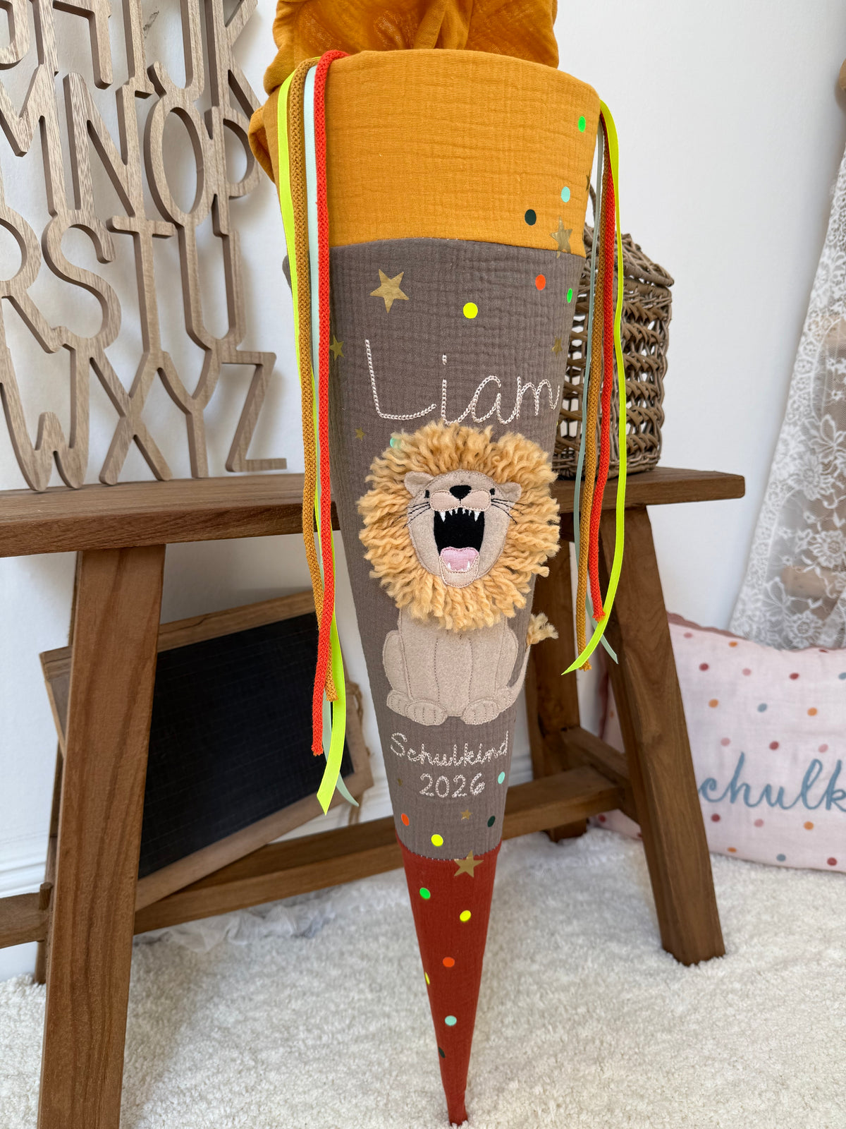 Musselin Schultüte 70 cm Löwe, personalisiert- optional mit Kissen
