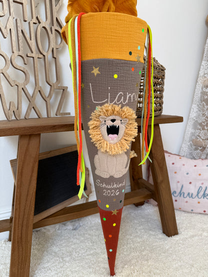 Musselin Schultüte 70 cm Löwe, personalisiert- optional mit Kissen