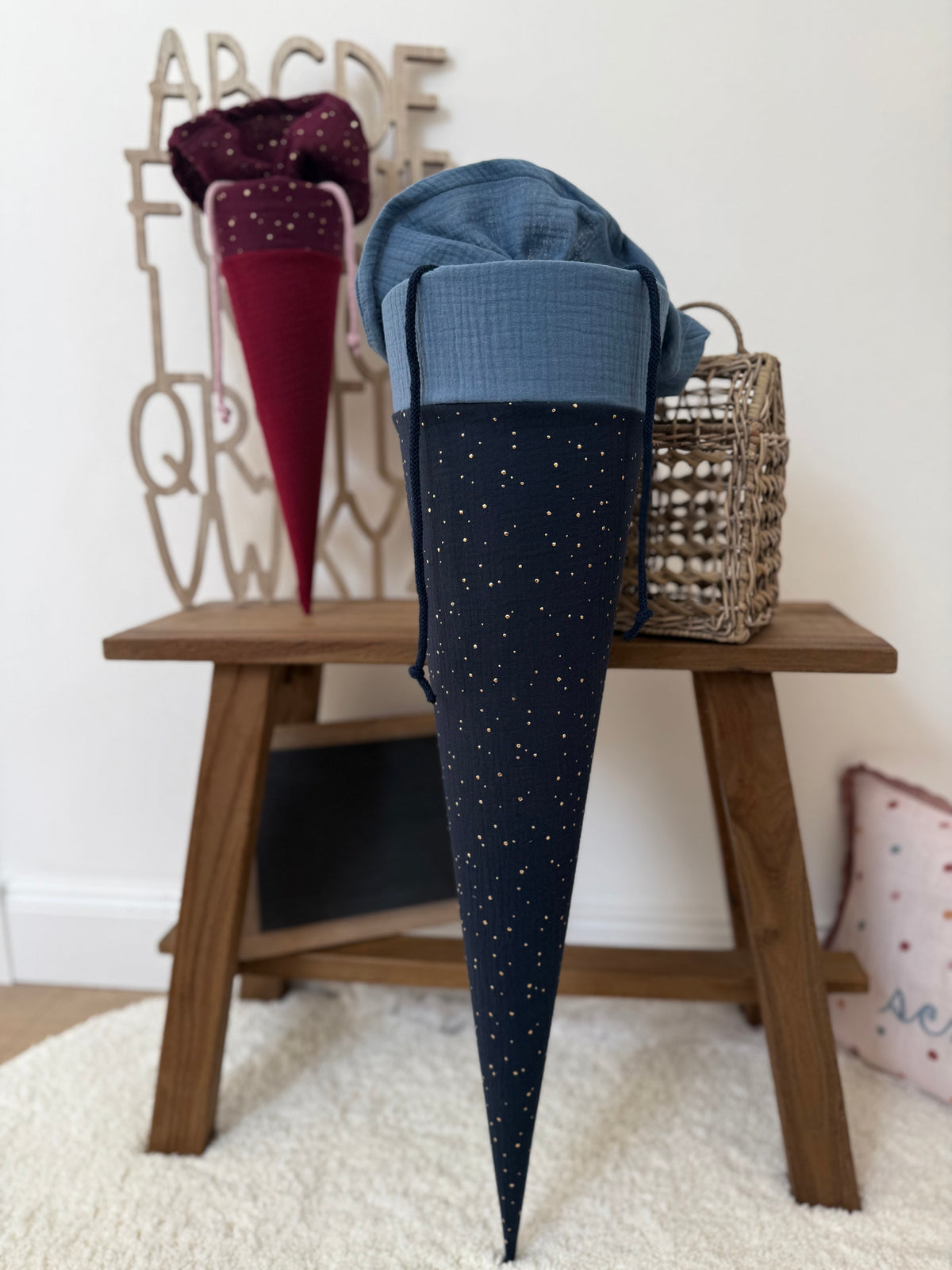 ✨ BESTSELLER ✨ Kleine Musselin Stoffschultüte 35 cm – Kita- & Geschwistertüte, individuelle Farbwahl, personalisierbar, goldene Punkte für Jungen und Mädchen
