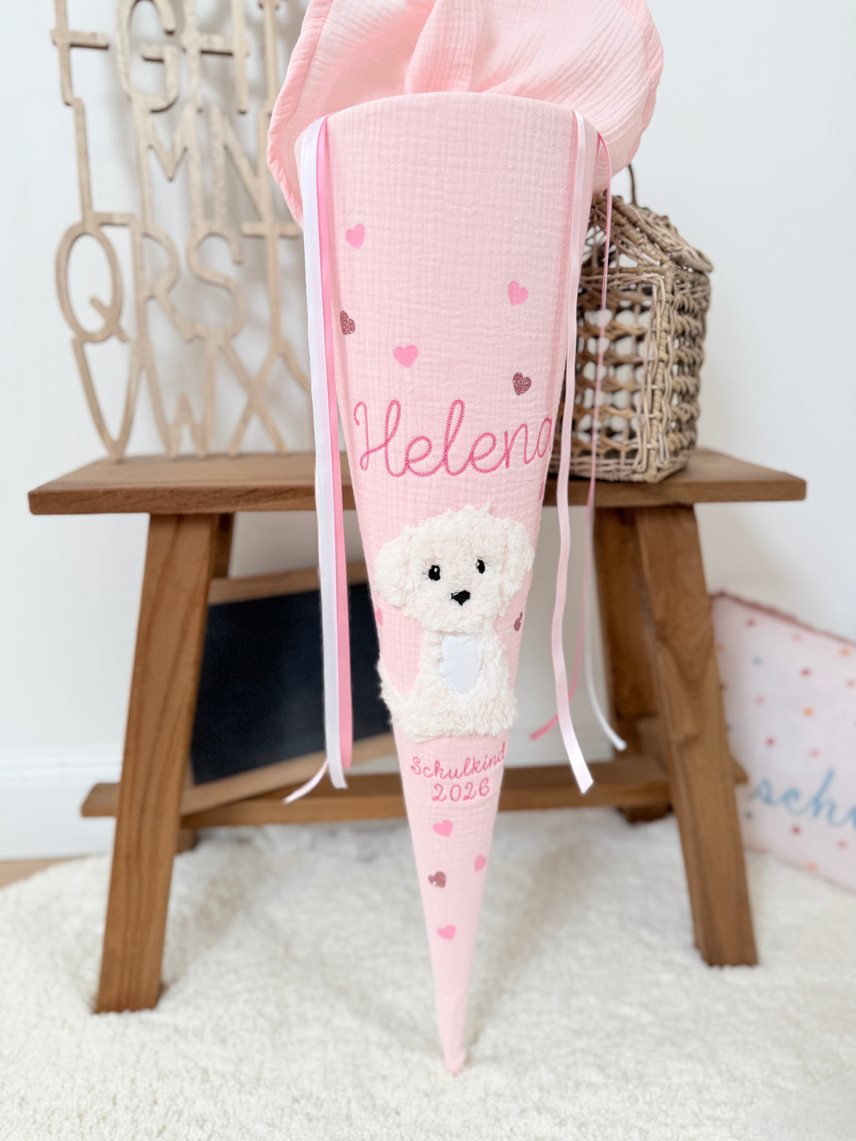 Musselin Schultüte 70 cm Babyrosa weißer Hund, Welpe zur Einschulung für Mädchen, optional mit Pompon-Tüllschleife und Kissen
