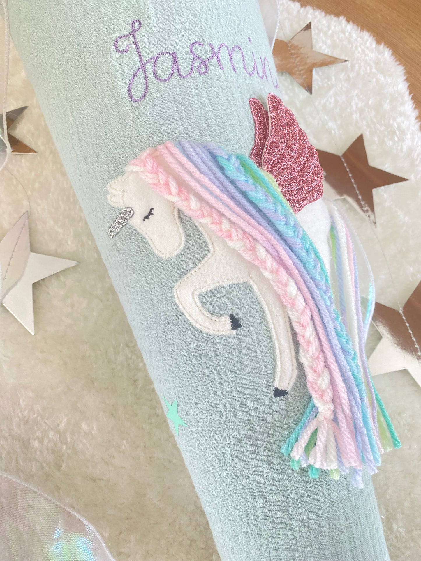 Musselin Schultüte 70 cm | Einhorn mit Flügeln | Pegasus | Regenbogenmähne | Holographisches Schleifenband | Kissen Inlett