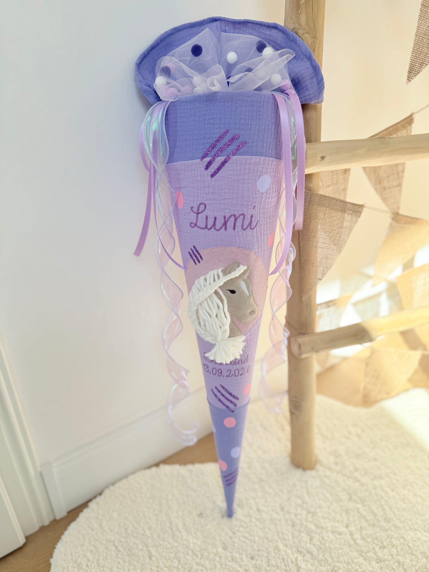 Lila Tüllschleife - Pompon Schleife für Schultüte (70 cm), Kita- & Geschwistertüten (35 cm)
