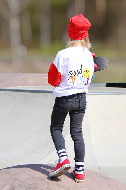 Oversized Kinder Sweater aus Sommersweat mit Smiley Good Vibes Applikationen, Pullover für Jungen