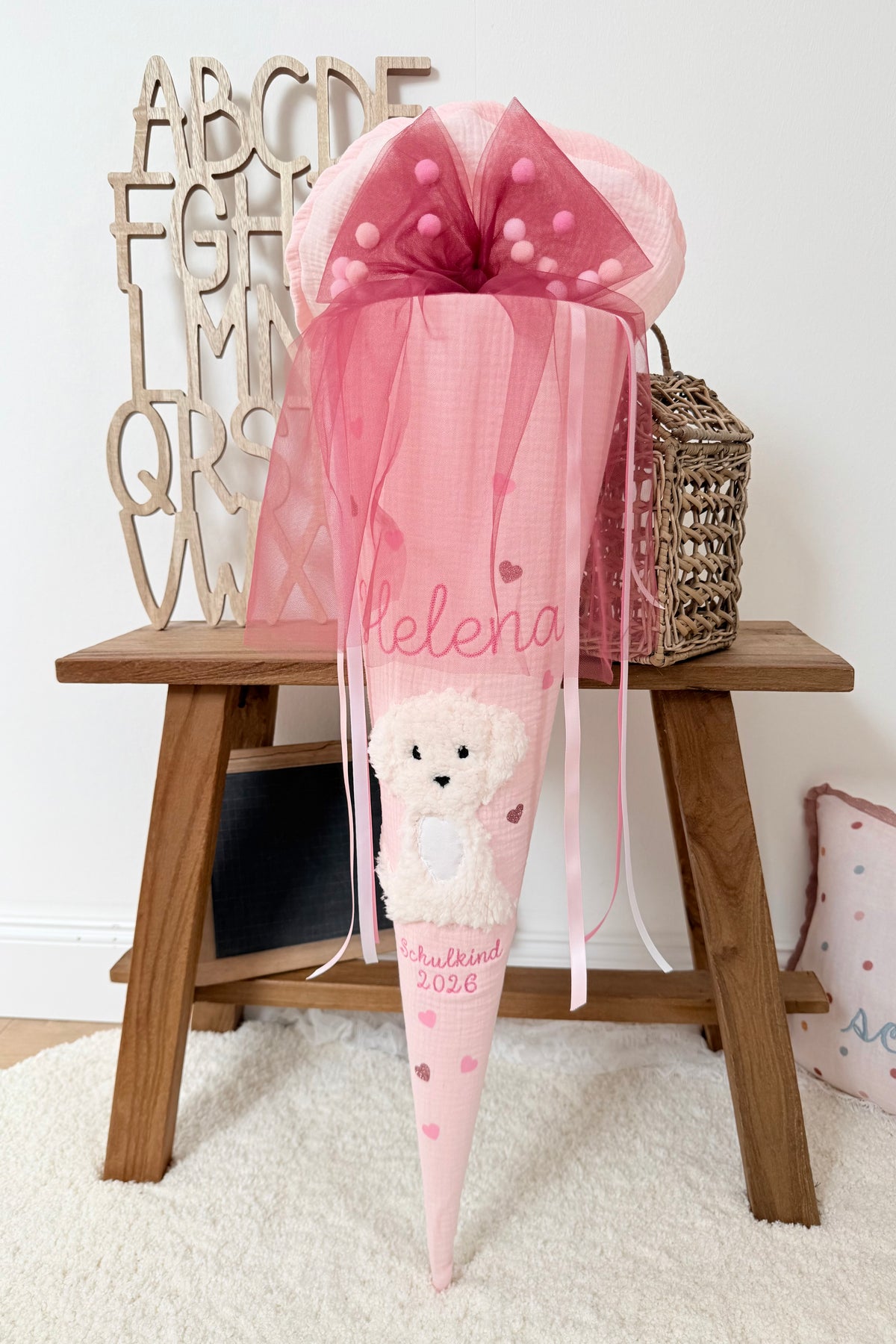 Musselin Schultüte 70 cm Babyrosa weißer Hund, Welpe zur Einschulung für Mädchen, optional mit Pompon-Tüllschleife und Kissen