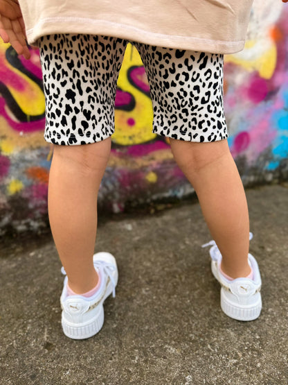 Leo Radlerhose Mädchen aus Rippjersey – kurze Leggings mit Leopardenprint, bequem & elastisch