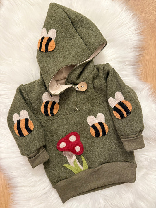 Windbreaker Geschichtenerzähler "Die Bienen und der Fliegenpilz" | Wollwalk | 100% Schurwolle