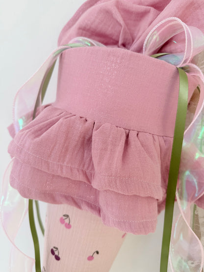 Musselin Schultüte Kirsche mit Rüsche für Mädchen 70cm, inklusive Rohling, optional mit Inlett Kissen | Schultüte aus Stoff