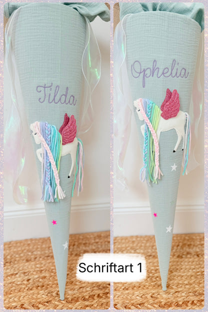 Dein Design | Musselin Schultüte 70 cm | Einhorn mit Flügeln | Pegasus | Regenbogenmähne | Kissen Inlett