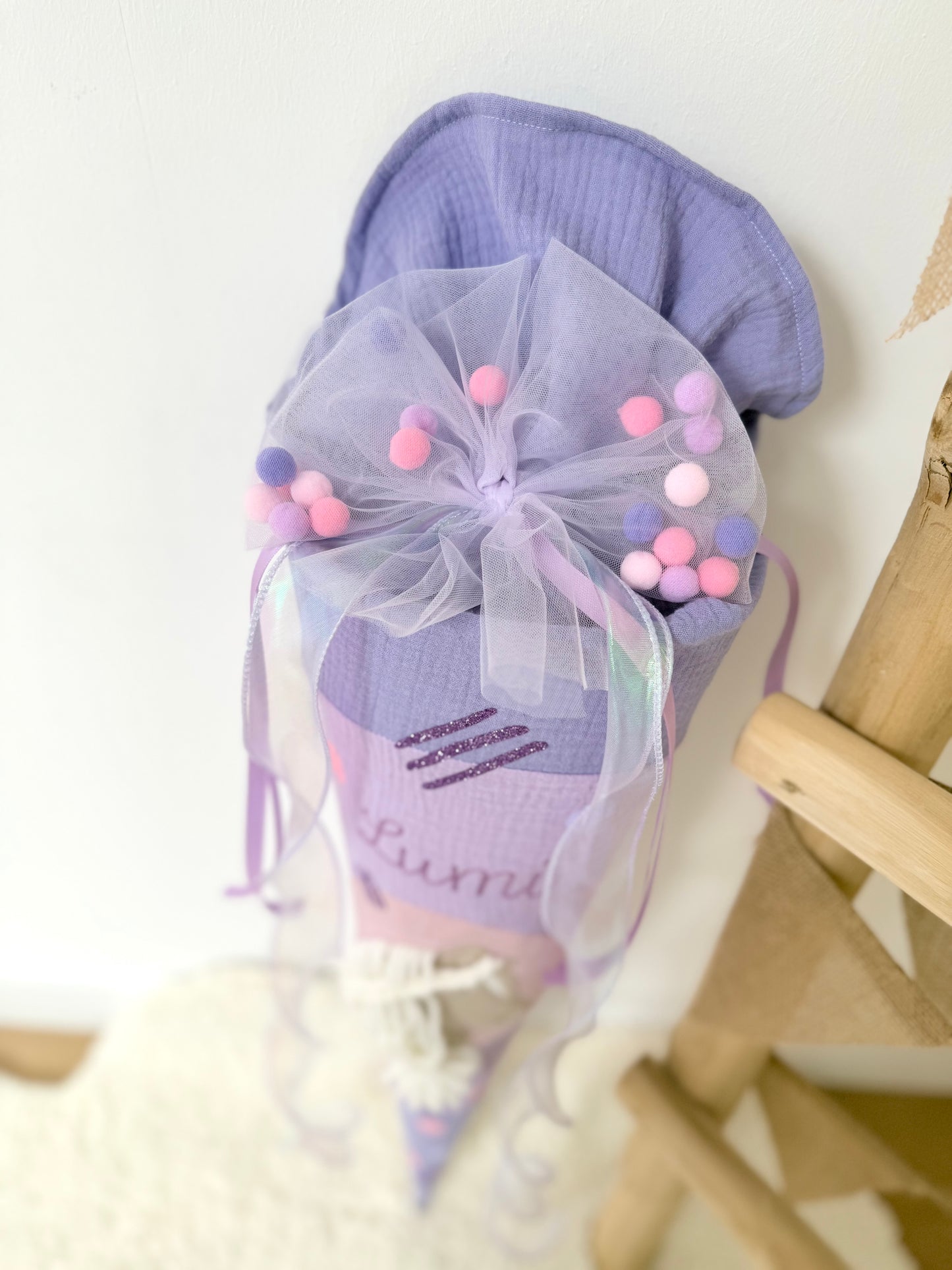 Lila Musselin Schultüte für Mädchen mit Pferd & Pompon Tüllschleife | Haflinger – personalisiert inkl. Rohling optional mit Inlett Kissen | Schultüte aus Stoff