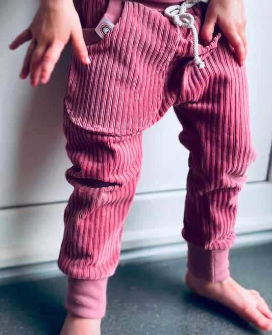 Dein Design | Regular Fit Jogger | Breitcord | Kuschelcord Nicky