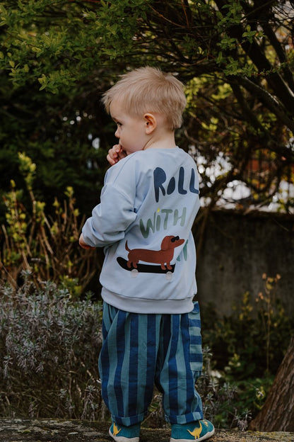 Oversized Kinder Sweater mit Handmade Applikation Dackel „Roll with it“ Pullover für Jungen