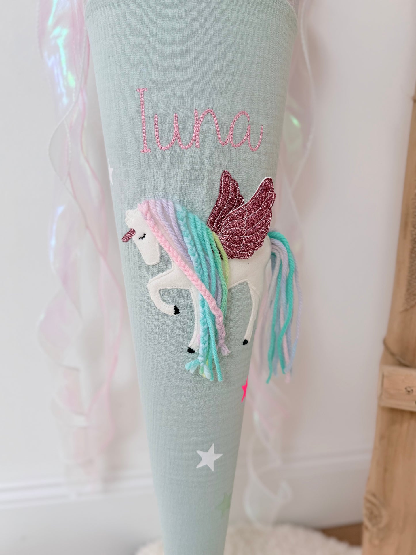 Musselin Schultüte 70 cm | Einhorn mit Flügeln | Pegasus | Regenbogenmähne | Holographisches Schleifenband | Kissen Inlett