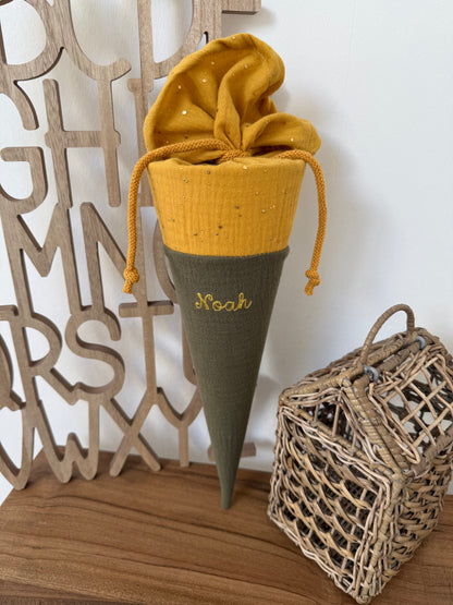 ✨ BESTSELLER ✨ Kleine Musselin Stoffschultüte 35 cm – Kita- & Geschwistertüte, individuelle Farbwahl, personalisierbar, goldene Punkte für Jungen und Mädchen