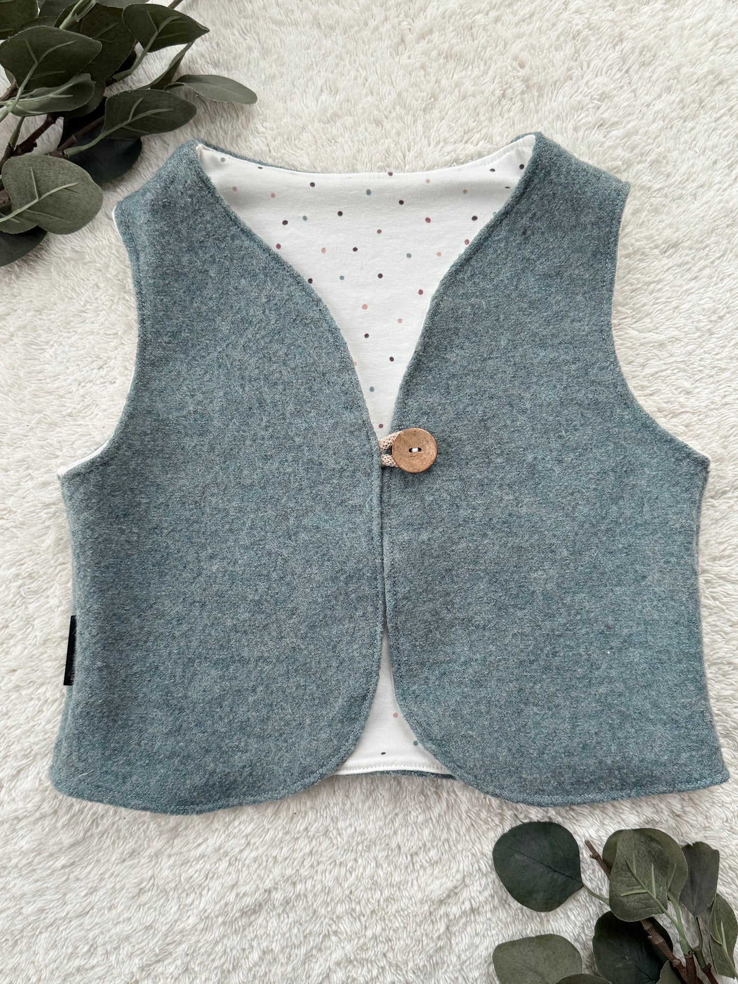 Handmade Weste Kinder | Wollwalk | Walkweste | Pegasus Applikation