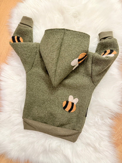 Windbreaker Geschichtenerzähler "Die Bienen und der Fliegenpilz" | Wollwalk | 100% Schurwolle