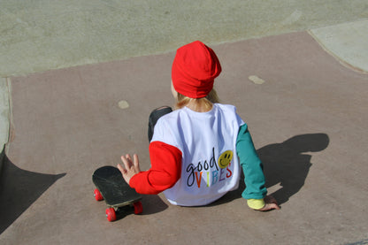 Oversized Kinder Sweater aus Sommersweat mit Smiley Good Vibes Applikationen, Pullover für Jungen