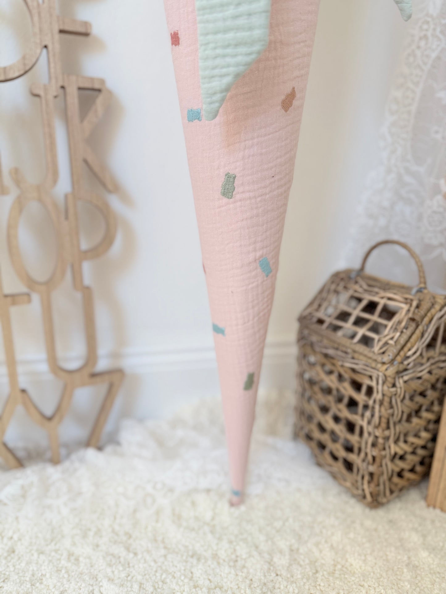 Musselin Schultüte Zucker-Bären mit Rüsche für Mädchen 70cm, inklusive Rohling, optional mit Inlett Kissen | Schultüte aus Stoff
