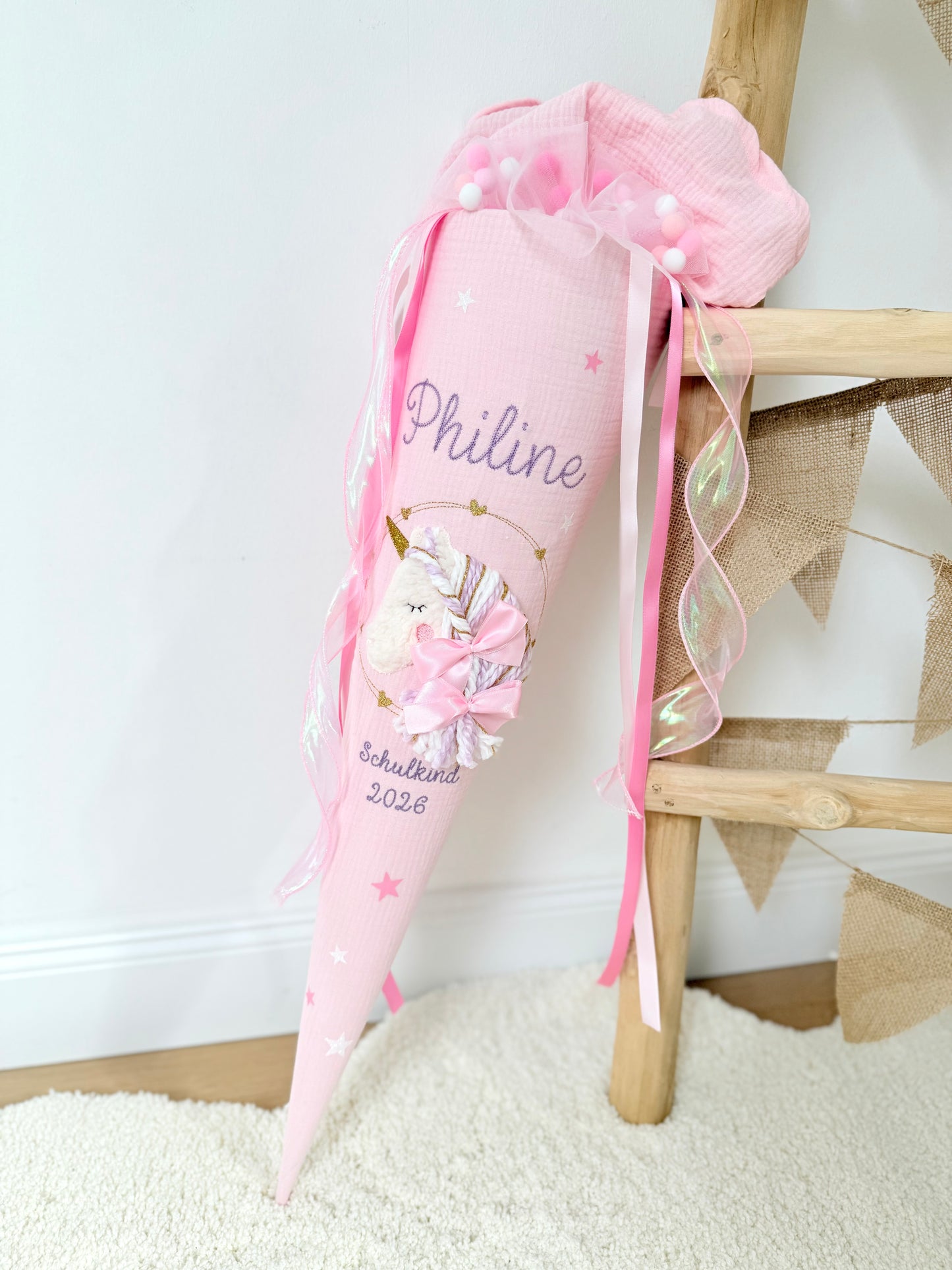Musselin Schultüte Rosa für Mädchen Wuschelkopf Einhorn  – personalisiert inkl. Rohling & Pompon Tüllschleife optional mit Inlett Kissen | Schultüte aus Stoff