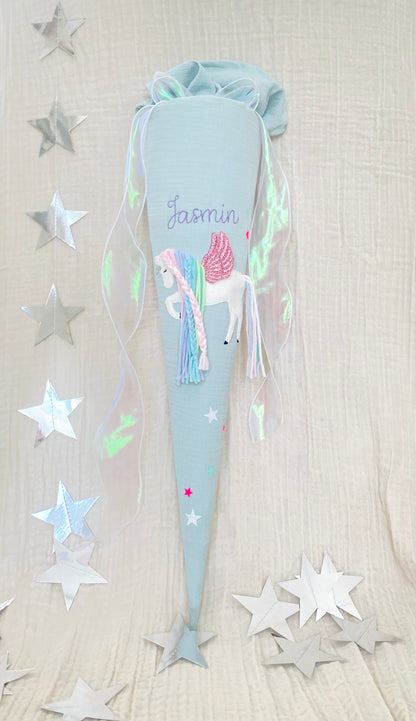 Musselin Schultüte 70 cm | Einhorn mit Flügeln | Pegasus | Regenbogenmähne | Holographisches Schleifenband | Kissen Inlett