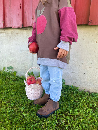 Oversized Sweater | Applikation Apfel | Color-Blocking