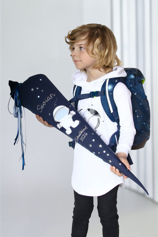 Musselin Schultüte 70cm, Nachtblau , Astronaut – personalisiert inkl. Rohling- optional mit Kissen
