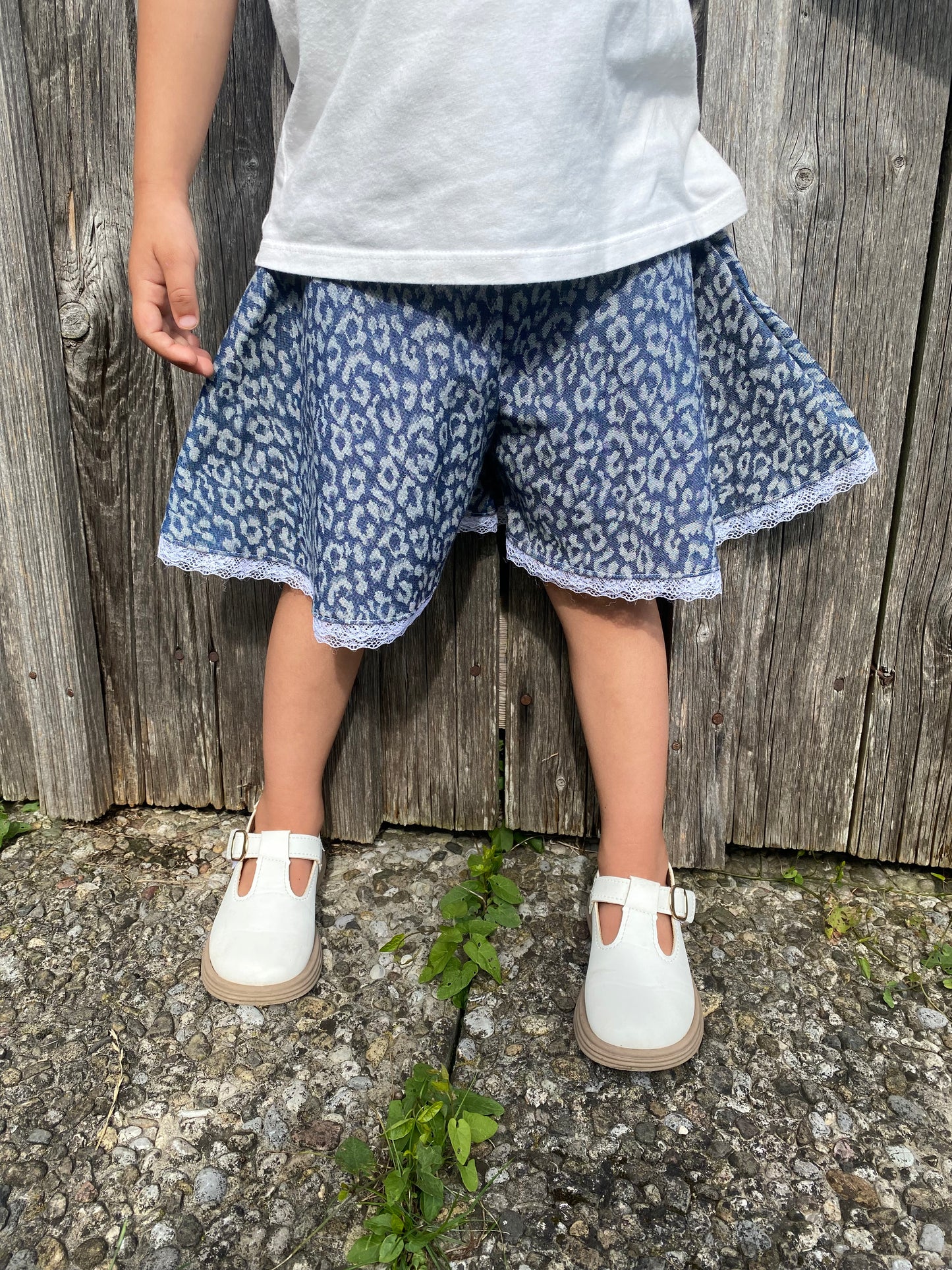 Weiter Hosenrock aus Softjeans | Leoprint | Rock | Mädchen | individuell genäht