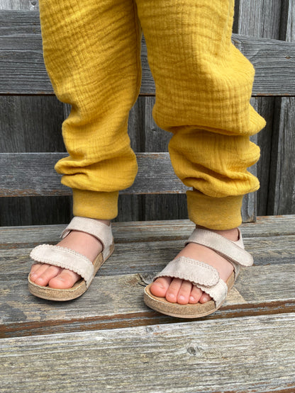 Dein Design | Musselinhose | Schlichte Eleganz