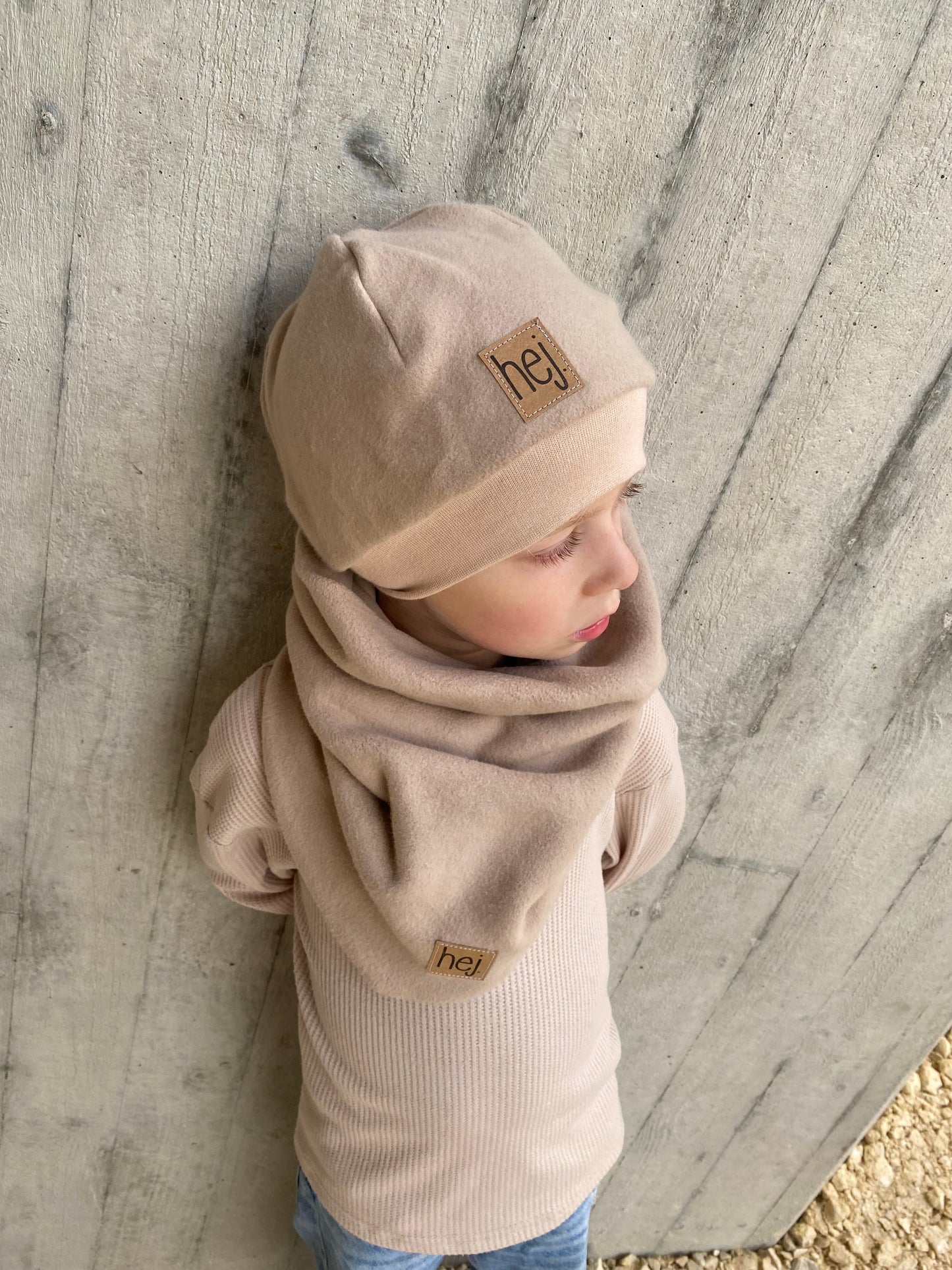 Dein Design | Wintermütze Baumwollfleece Kuschelloop | Used-Look & Leder Label | Dreieckloop