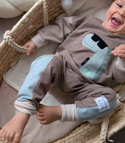 Oversized Kinder Sweater aus Sommersweat mit Dino Applikationen, Pullover für Jungen