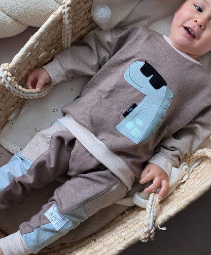 Oversized Kinder Sweater aus Sommersweat mit Dino Applikationen, Pullover für Jungen