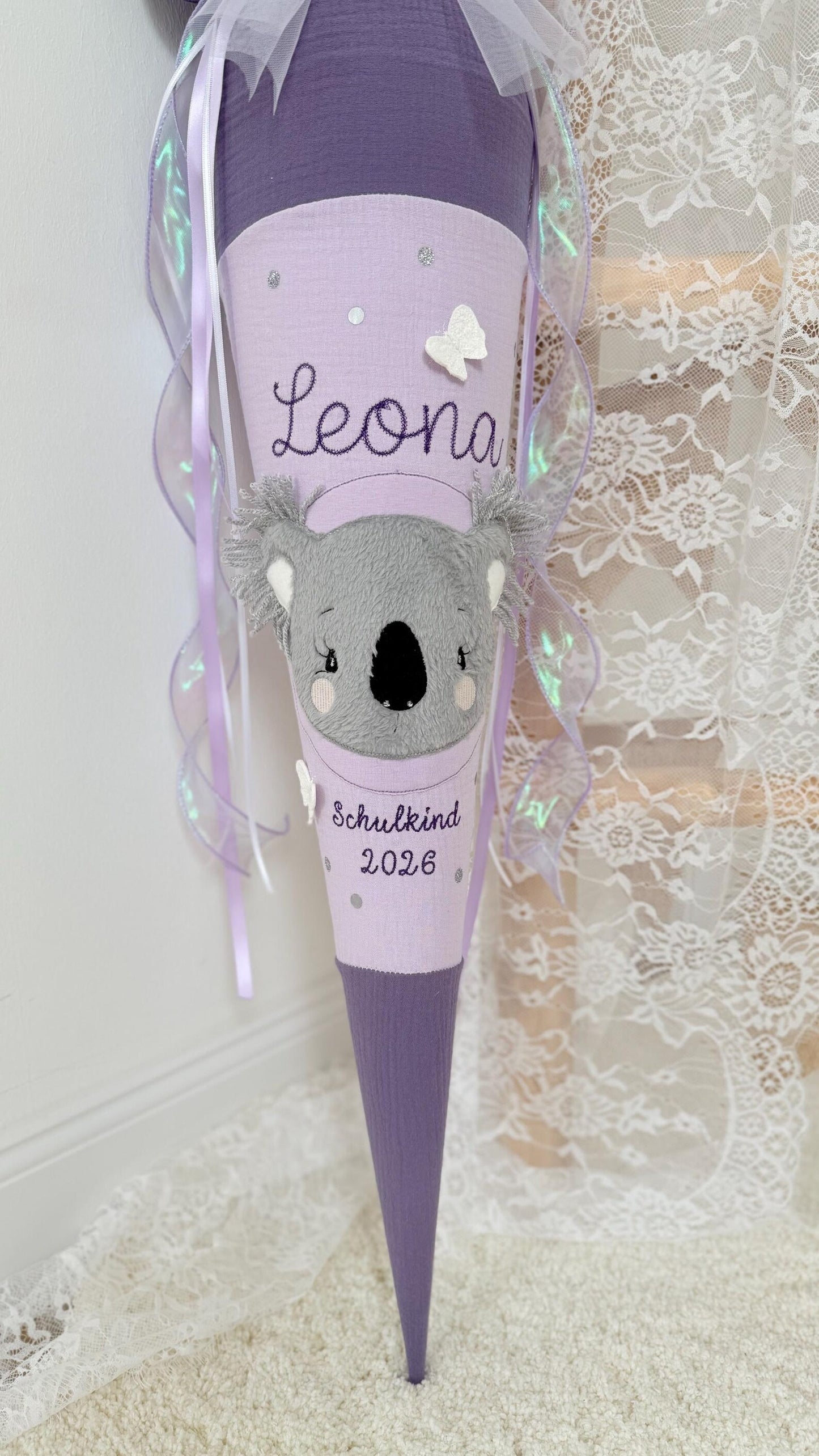 Musselin Schultüte für Mädchen 70cm, Koala mit Schmetterlingen – personalisiert inkl. Rohling optional mit Inlett Kissen | Schultüte aus Stoff