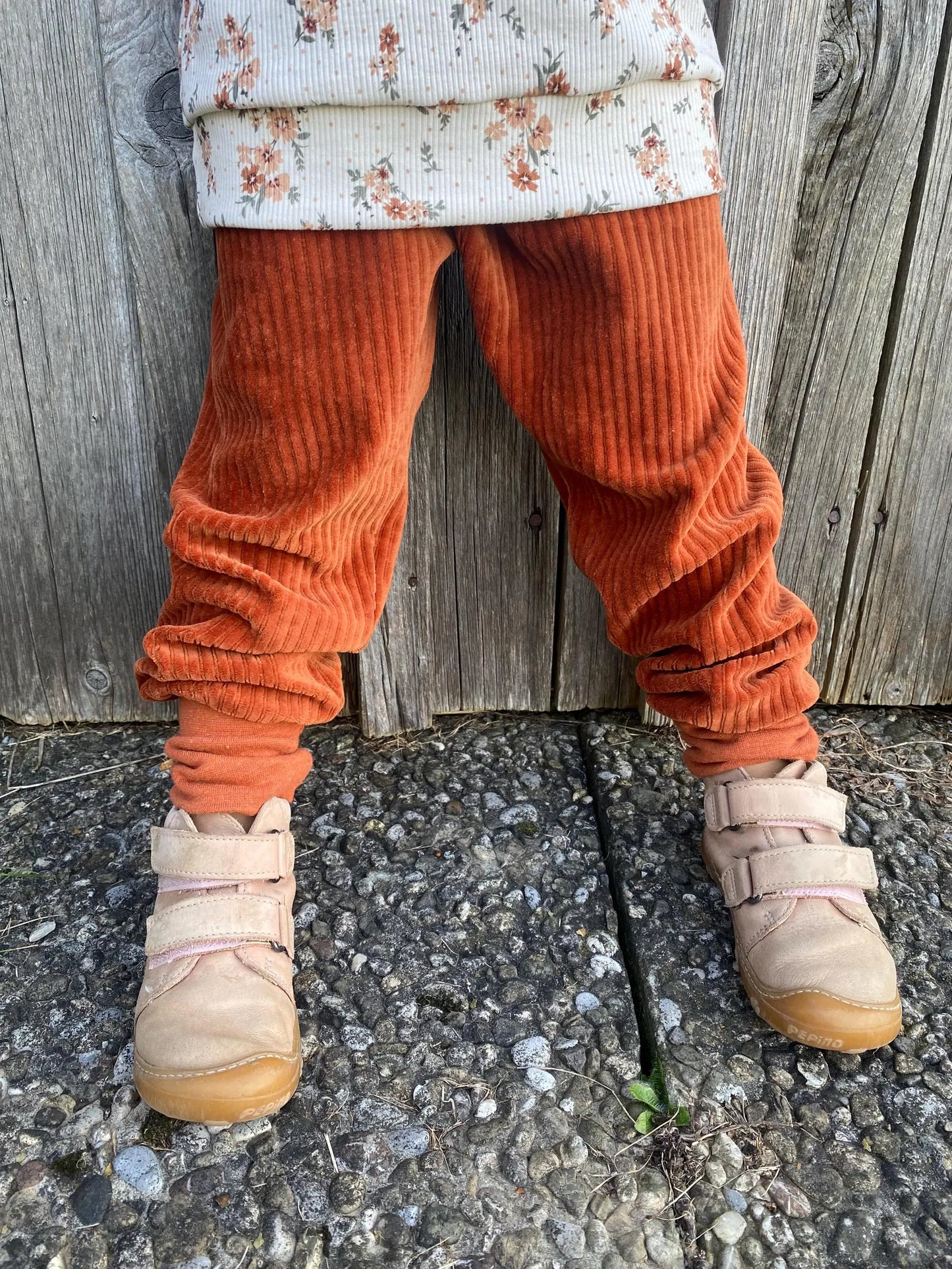 Dein Design | Loose Fit Jogger | Basic | Kuschelcord Nicky | Cordhose