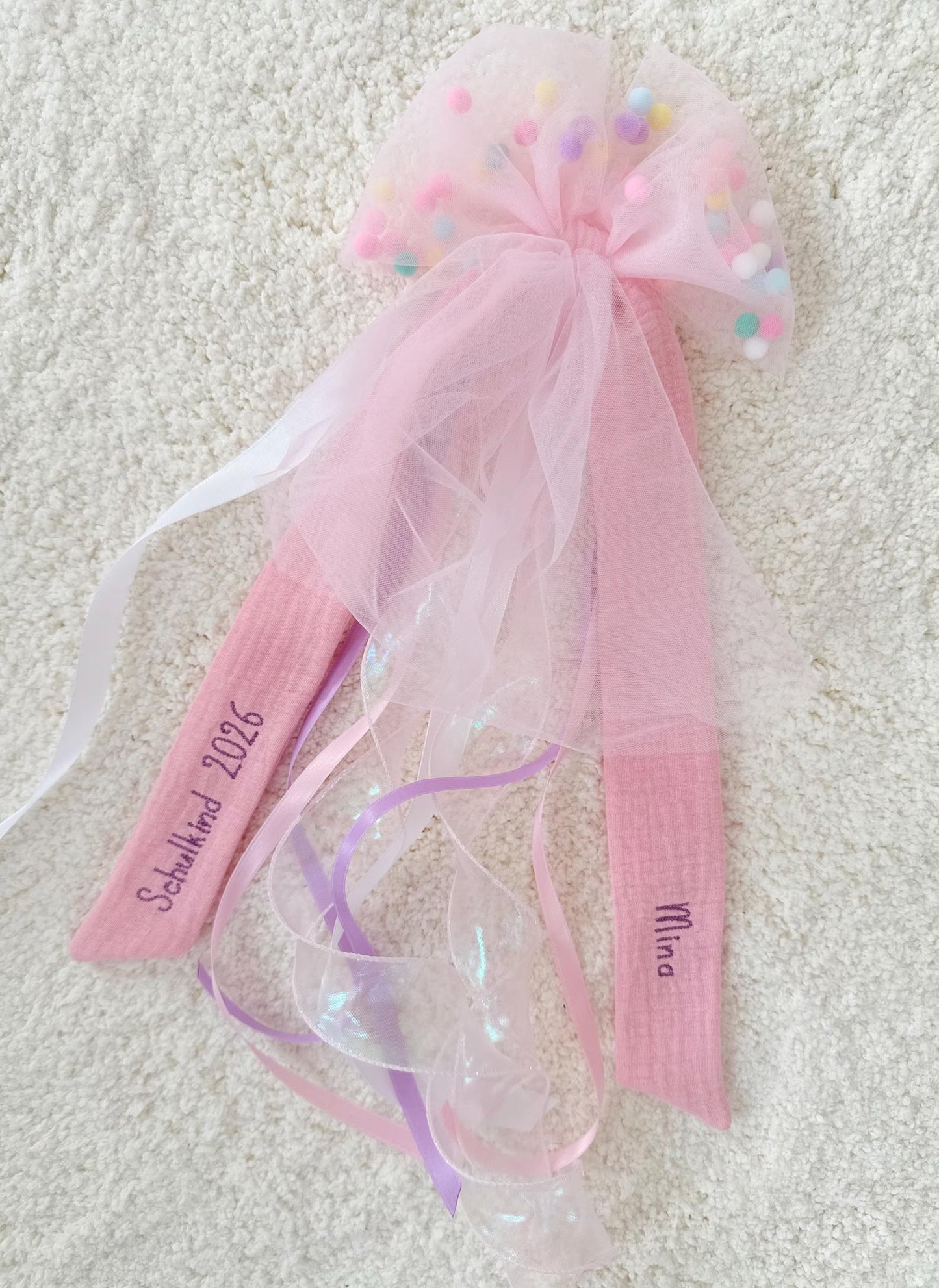 Dein Design personalisierte Pompon-Tüllschleife für Schultüte (70 cm), Kita- & Geschwistertüten (35 cm)