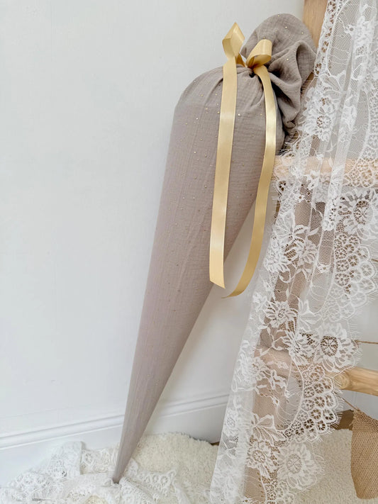 Musselin Schultüte mit goldenen Punkten 70 cm, optional personalisiert - Inlett Kissen