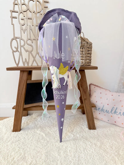 Musselin Schultüte 70 cm Lila, Gold, Einhorn mit Flügeln, Pegasus, optional mit Pompon-Tüllschleife und Kissen