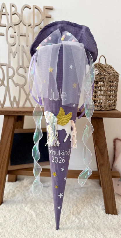 Musselin Schultüte 70 cm Lila, Gold, Einhorn mit Flügeln, Pegasus, optional mit Pompon-Tüllschleife und Kissen